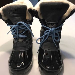 NWOT KHOMBU Women Sz 7 Duck Boots